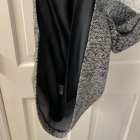 Express black/white herringbone dress sz S cap-sleeves, fully-lined, v-neck NWOT - Picture 9 of 11